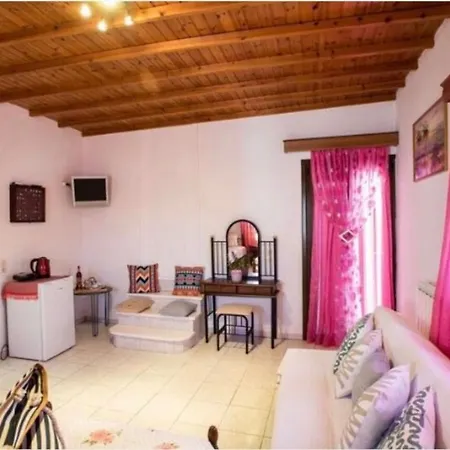 Cosy Near Super Paradise